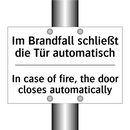 Im Brandfall schließt die Tür /.../ - In case of fire, the door closes /.../