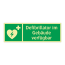 Defibrillator im Gebäude verfügbar