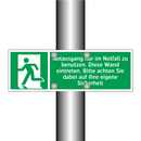 Notausgang nur im Notfall zu benutzen. Diese Wand eintreten. Bitte achten Sie dabei auf Ihre eigene Sicherheit