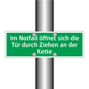 Im Notfall öffnet sich die Tür durch Ziehen an der Kette