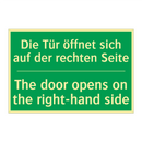 Die Tür öffnet sich auf der rechten /.../ - The door opens on the right-hand /.../