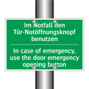 Im Notfall den Tür-Notöffnungsknopf /.../ - In case of emergency, use the /.../