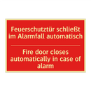 Feuerschutztür schließt im Alarmfall /.../ - Fire door closes automatically /.../