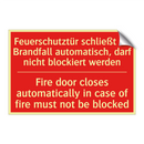Feuerschutztür schließt im Brandfall /.../ - Fire door closes automatically /.../