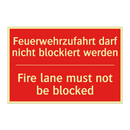 Feuerwehrzufahrt darf nicht blockiert /.../ - Fire lane must not be blocked