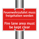 Feuerwehrzufahrt muss freigehalten /.../ - Fire lane area must be kept clear/.../