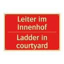 Leiter im Innenhof - Ladder in courtyard