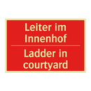 Leiter im Innenhof - Ladder in courtyard