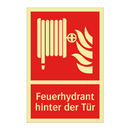 Feuerhydrant hinter der Tür