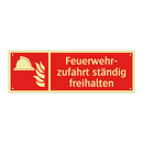 Feuerwehr- zufahrt ständig freihalten
