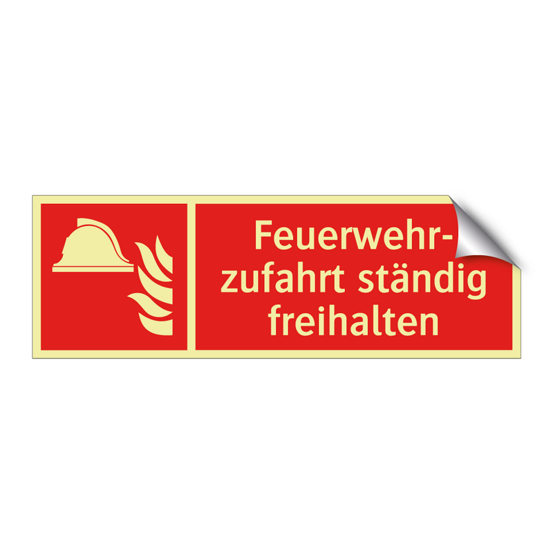 Feuerwehr- zufahrt ständig freihalten