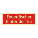 Feuerlöscher hinter der Tür