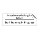 Mitarbeiterschulung im Gange - Staff Training in Progress