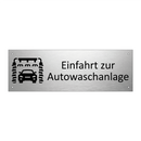 Einfahrt zur Autowaschanlage