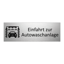 Einfahrt zur Autowaschanlage