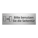 Bitte benutzen Sie die Seitentür