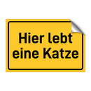 Hier lebt eine Katze