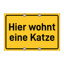Hier wohnt eine Katze