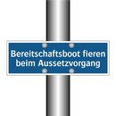 Bereitschaftsboot fieren beim Aussetzvorgang