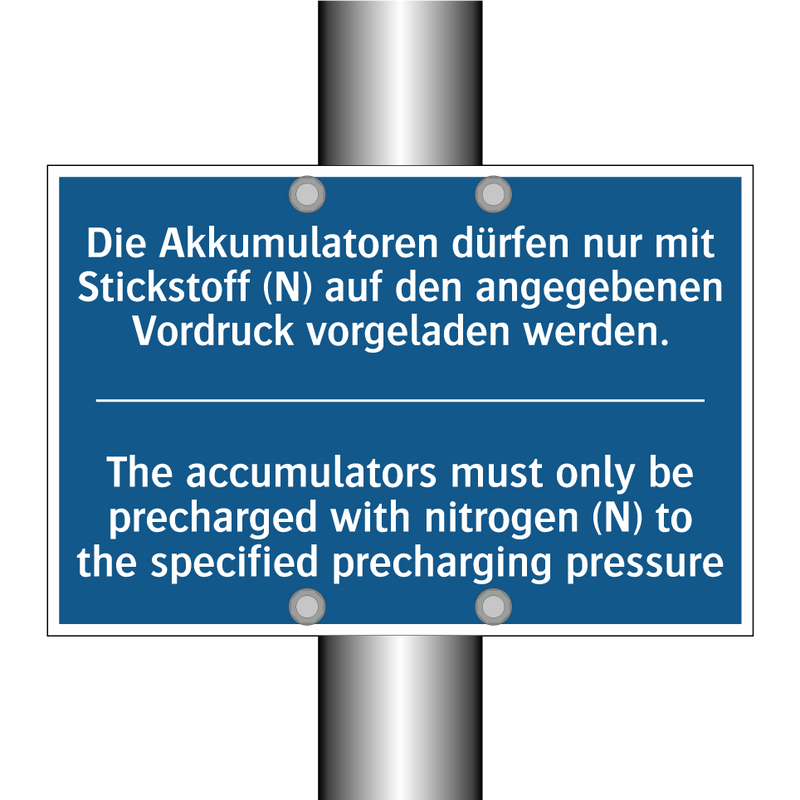 Die Akkumulatoren dürfen nur mit /.../ - The accumulators must only be /.../
