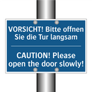 VORSICHT! Bitte offnen Sie die /.../ - CAUTION! Please open the door /.../