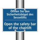 Öffnen Sie den Sicherheitsbügel /.../ - Open the safety bar of the chairlift/.../
