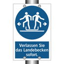 Verlassen Sie das Landebecken sofort.