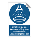 Schalten Sie das Wassersprühsystem während des Entladevorgangs ein.