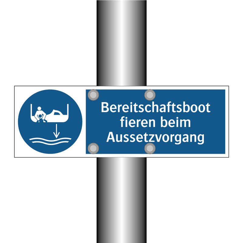 Bereitschaftsboot fieren beim Aussetzvorgang