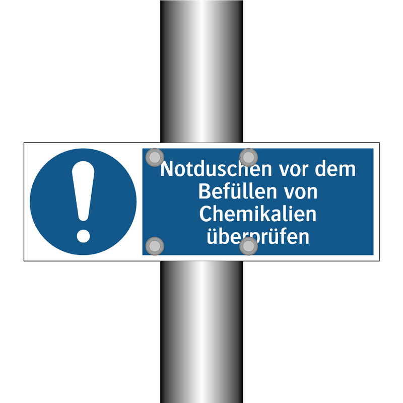 Notduschen vor dem Befüllen von Chemikalien überprüfen
