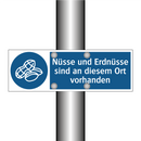 Nüsse und Erdnüsse sind an diesem Ort vorhanden