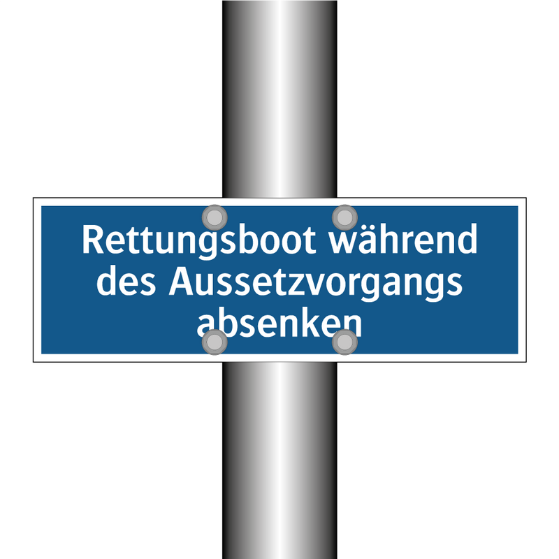 Rettungsboot während des Aussetzvorgangs absenken