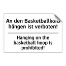 An den Basketballkorb hängen ist /.../ - Hanging on the basketball hoop /.../
