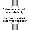 Balkonrauchen wird sehr missbilligt/.../ - Balcony smoking is deeply frowned /.../