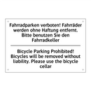 Fahrradparken verboten! Fahrräder /.../ - Bicycle Parking Prohibited! Bicycles /.../