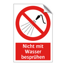 Nicht mit Wasser besprühen
