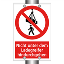 Nicht unter dem Ladegreifer hindurchgehen