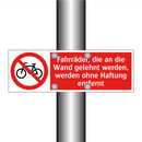 Fahrräder, die an die Wand gelehnt werden, werden ohne Haftung entfernt