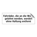 Fahrräder, die an die Wand gelehnt werden, werden ohne Haftung entfernt