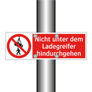 Nicht unter dem Ladegreifer hindurchgehen