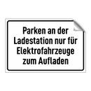 Parken an der Ladestation nur für Elektrofahrzeuge zum Aufladen