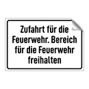 Zufahrt für die Feuerwehr. Bereich für die Feuerwehr freihalten