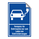 Parkplatz für Elektroautos nur zum Laden von Elektrofahrzeugen