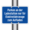 Parken an der Ladestation nur für Elektrofahrzeuge zum Aufladen