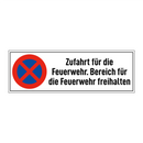 Zufahrt für die Feuerwehr. Bereich für die Feuerwehr freihalten