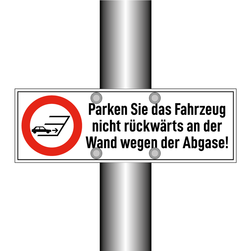 Parken Sie das Fahrzeug nicht rückwärts an der Wand wegen der Abgase!