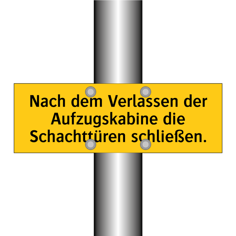 Nach dem Verlassen der Aufzugskabine die Schachttüren schließen.